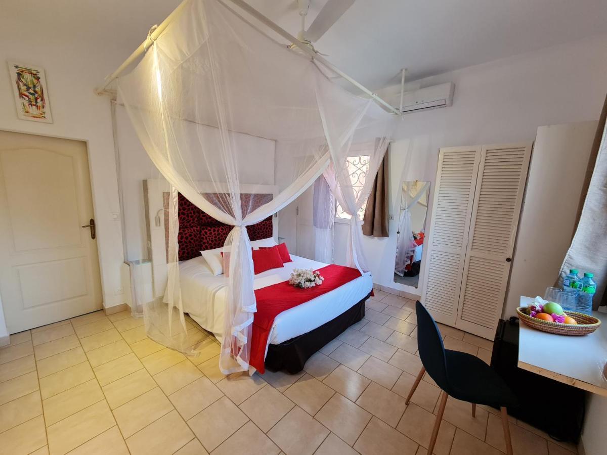 Bed and Breakfast Le Souimanga Bleu Saly Exterior foto