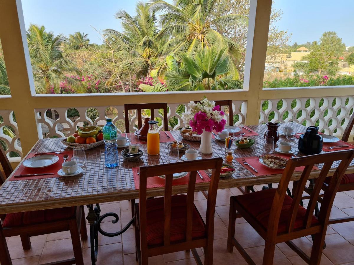 Bed and Breakfast Le Souimanga Bleu Saly Exterior foto