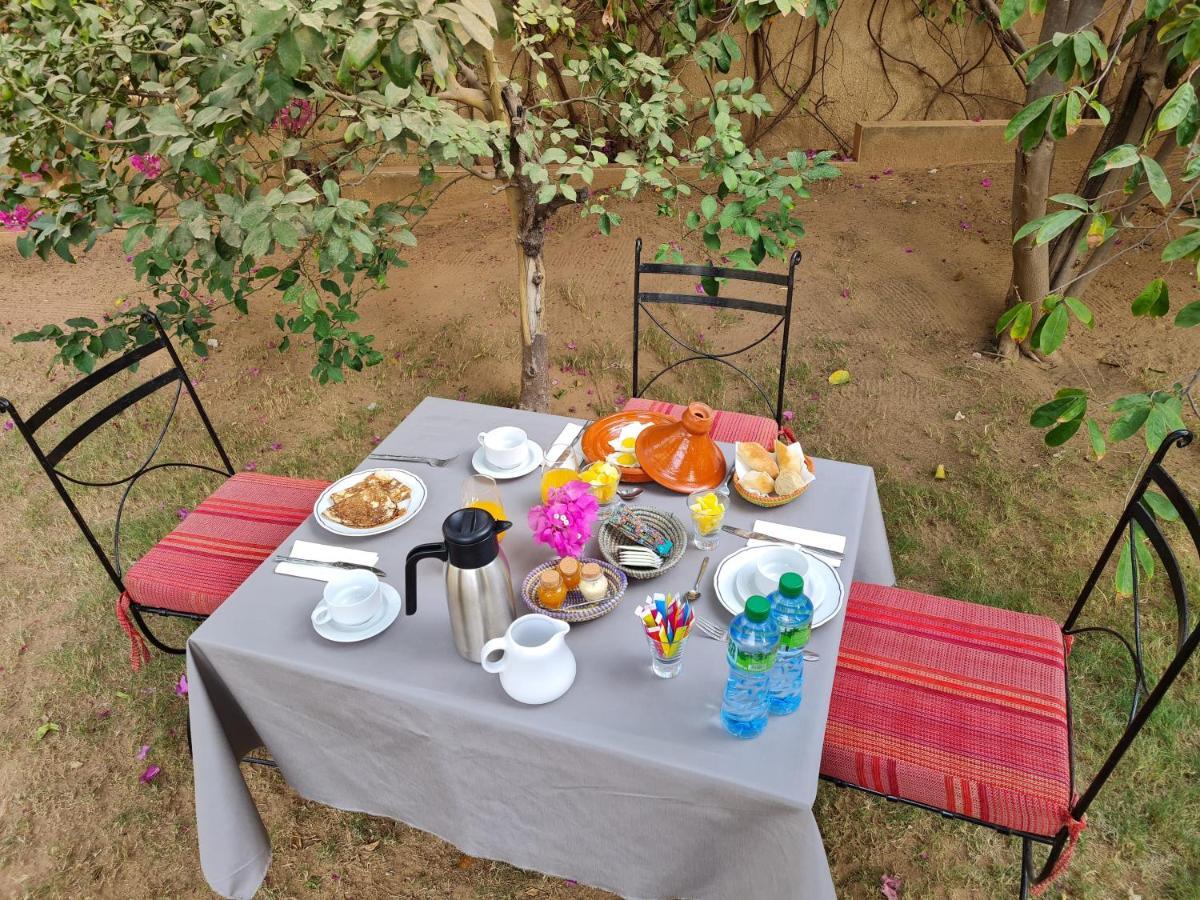 Bed and Breakfast Le Souimanga Bleu Saly Exterior foto
