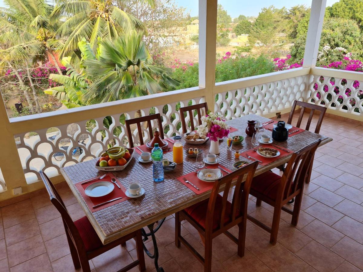 Bed and Breakfast Le Souimanga Bleu Saly Exterior foto