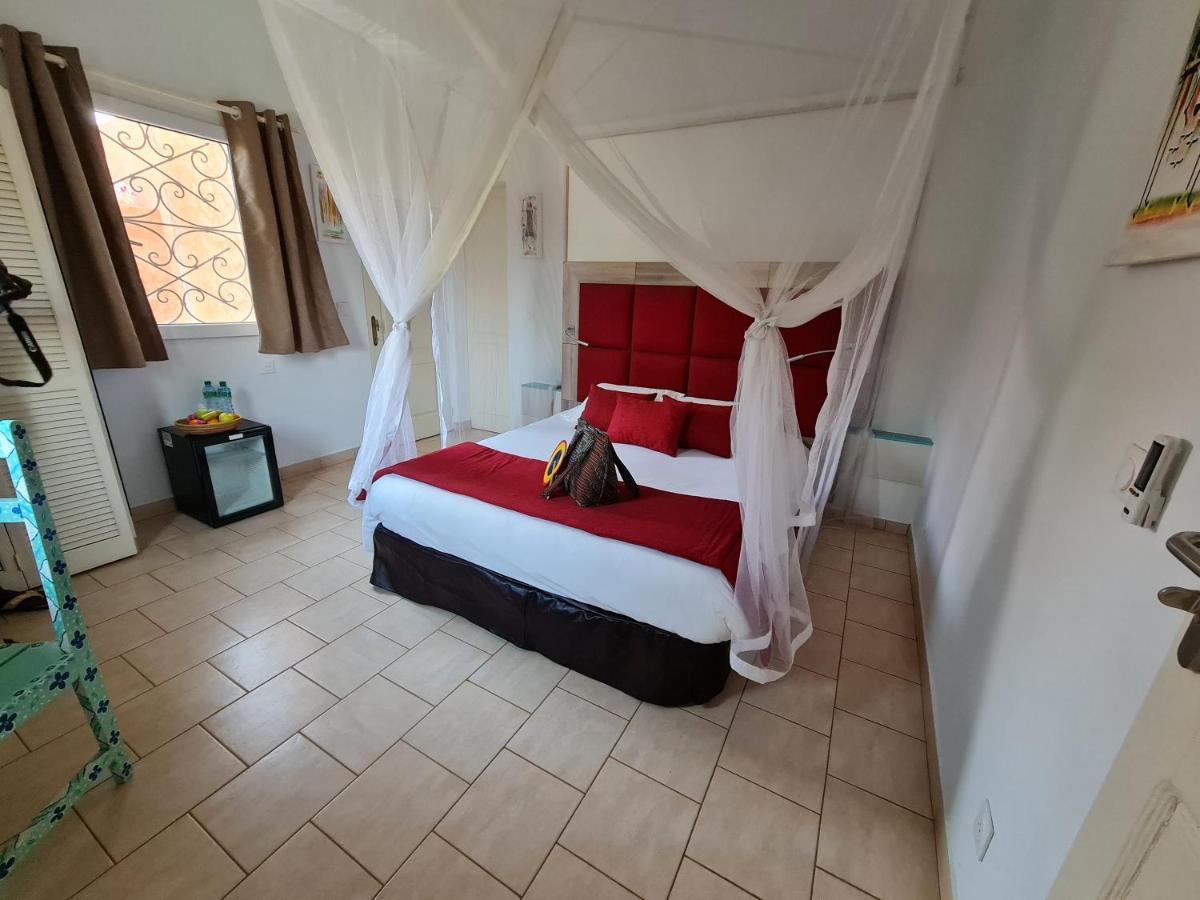 Bed and Breakfast Le Souimanga Bleu Saly Exterior foto