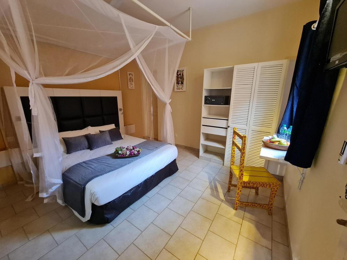 Bed and Breakfast Le Souimanga Bleu Saly Exterior foto