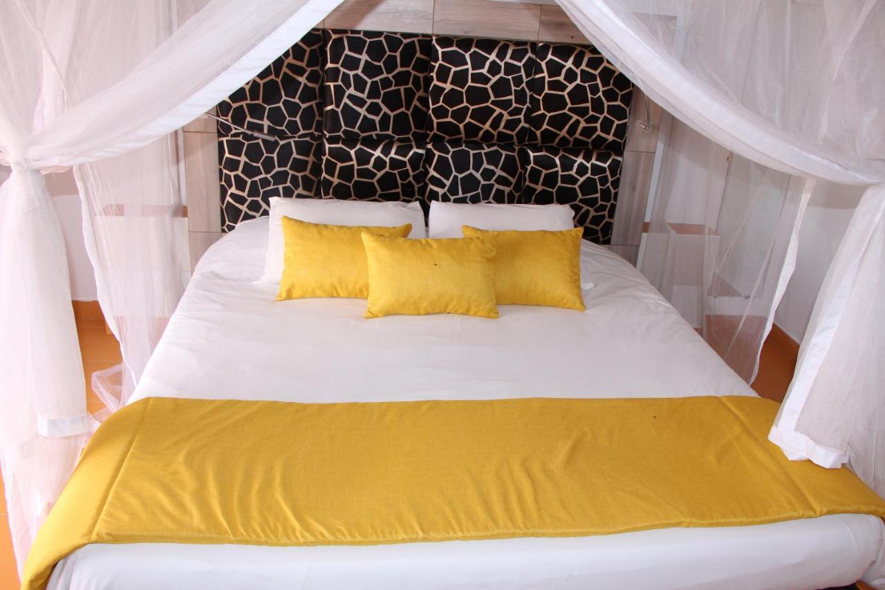 Bed and Breakfast Le Souimanga Bleu Saly Exterior foto