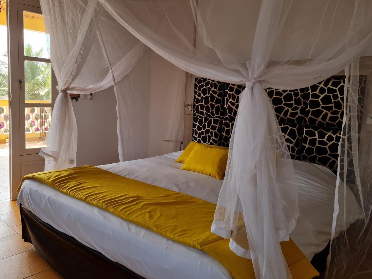 Bed and Breakfast Le Souimanga Bleu Saly Exterior foto