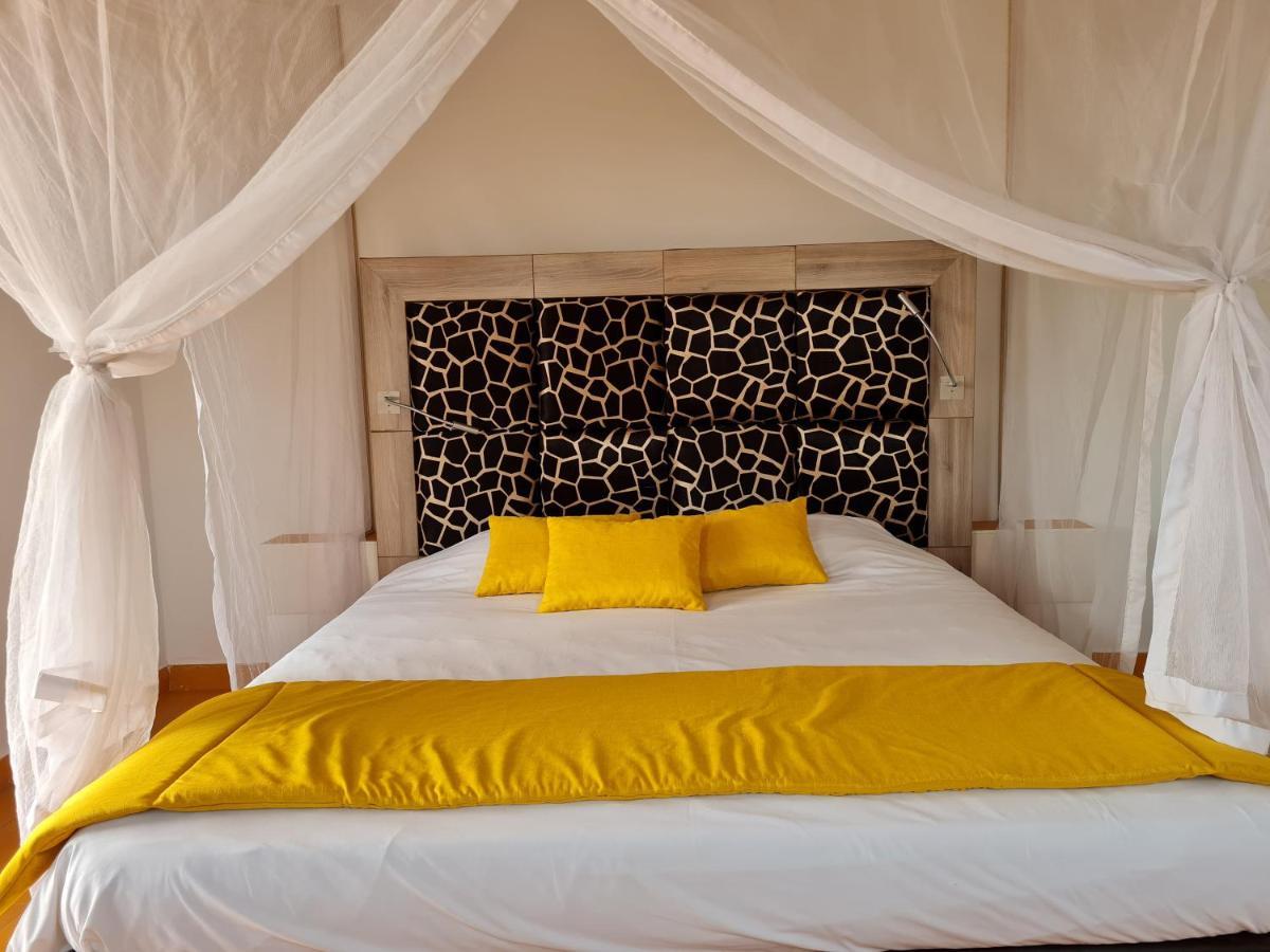 Bed and Breakfast Le Souimanga Bleu Saly Exterior foto