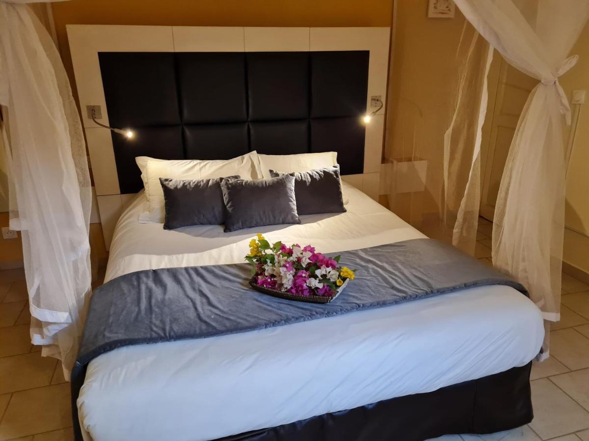 Bed and Breakfast Le Souimanga Bleu Saly Exterior foto