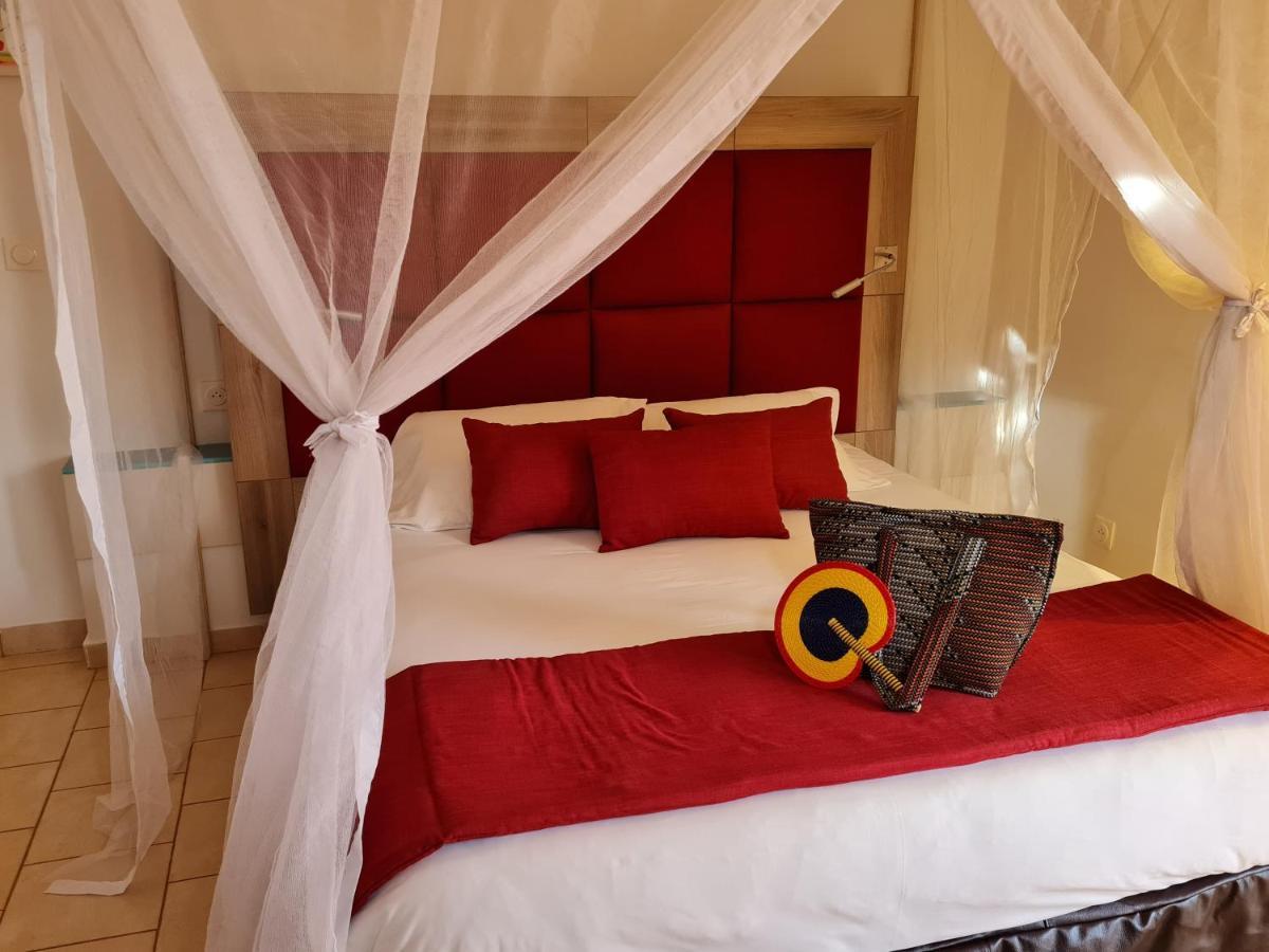 Bed and Breakfast Le Souimanga Bleu Saly Exterior foto