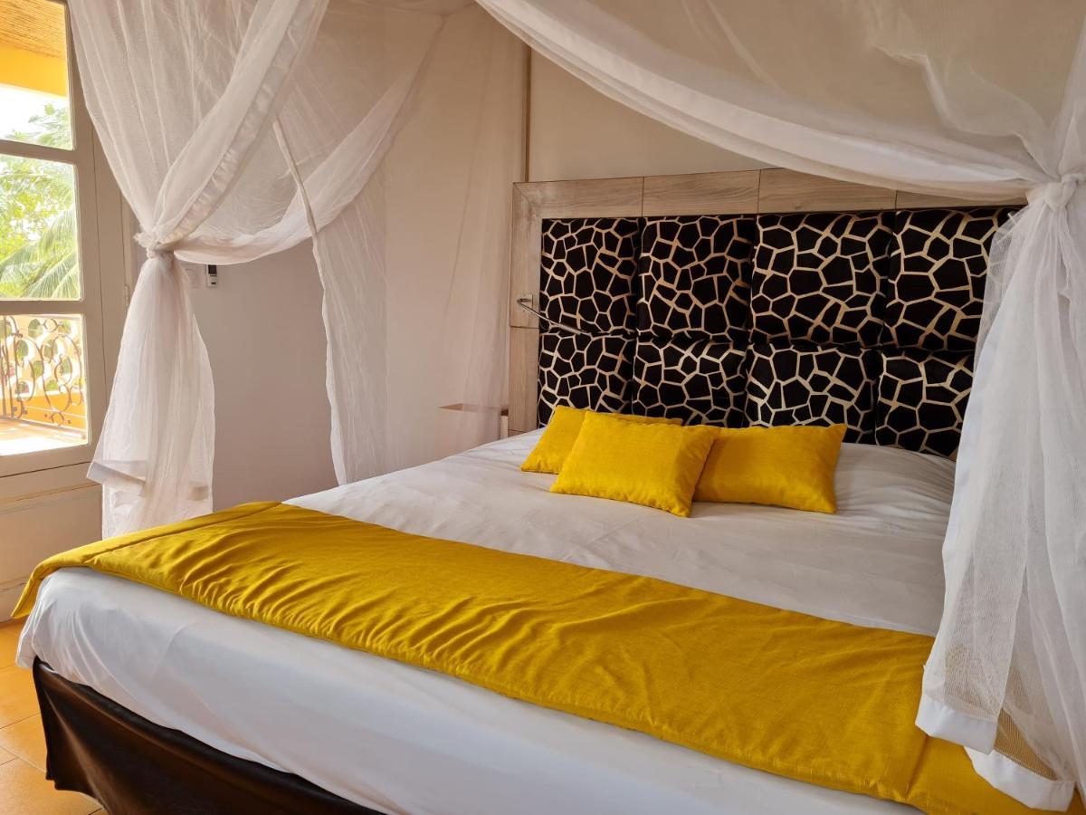 Bed and Breakfast Le Souimanga Bleu Saly Exterior foto